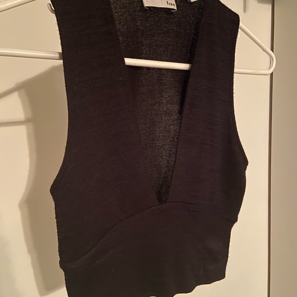 SOLD!!! ARITZIA TANK TOP - Picture 1 of 2